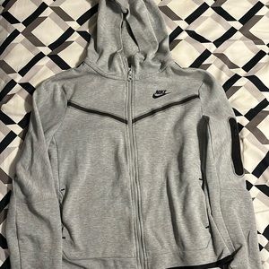 Nike Tech Fleece Zip Up Hoodie Y XL. Grey.
